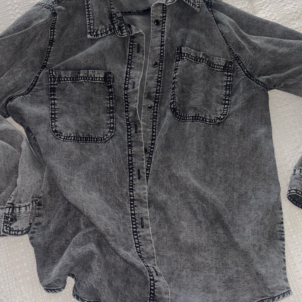 Doe & Rae Gray Button Down Shirt